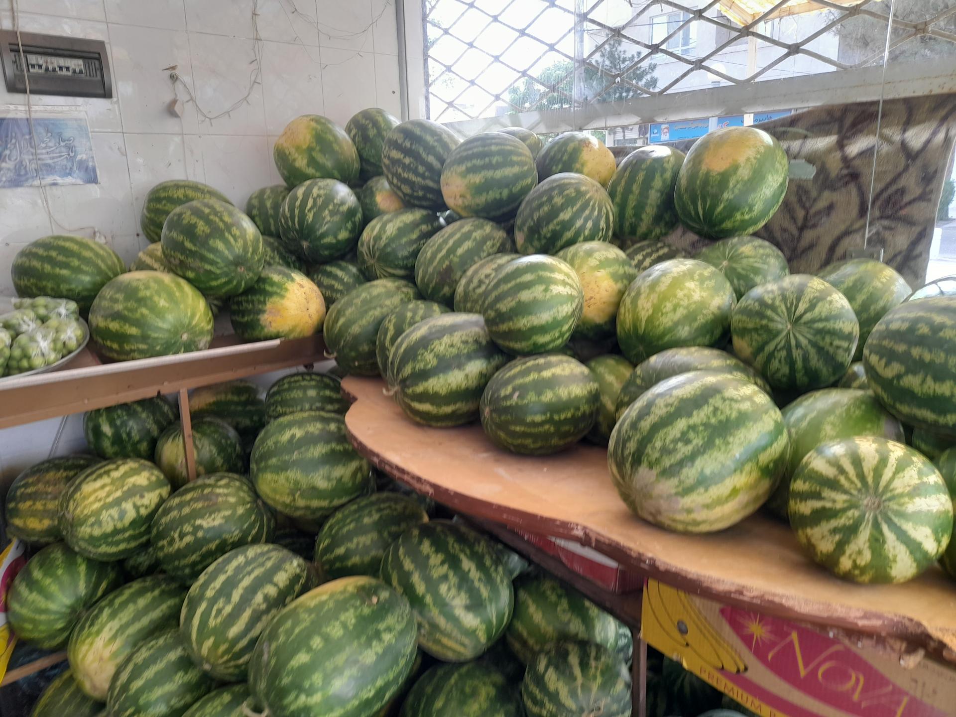 عکس میوه فروشی ولیعصر حاج تقی مقدم