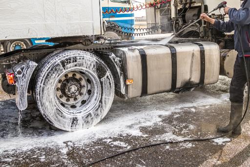 عکس تعویض روغن و کارواش امیری