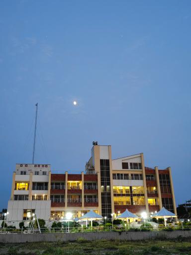 عکس هتل ساحلی باران