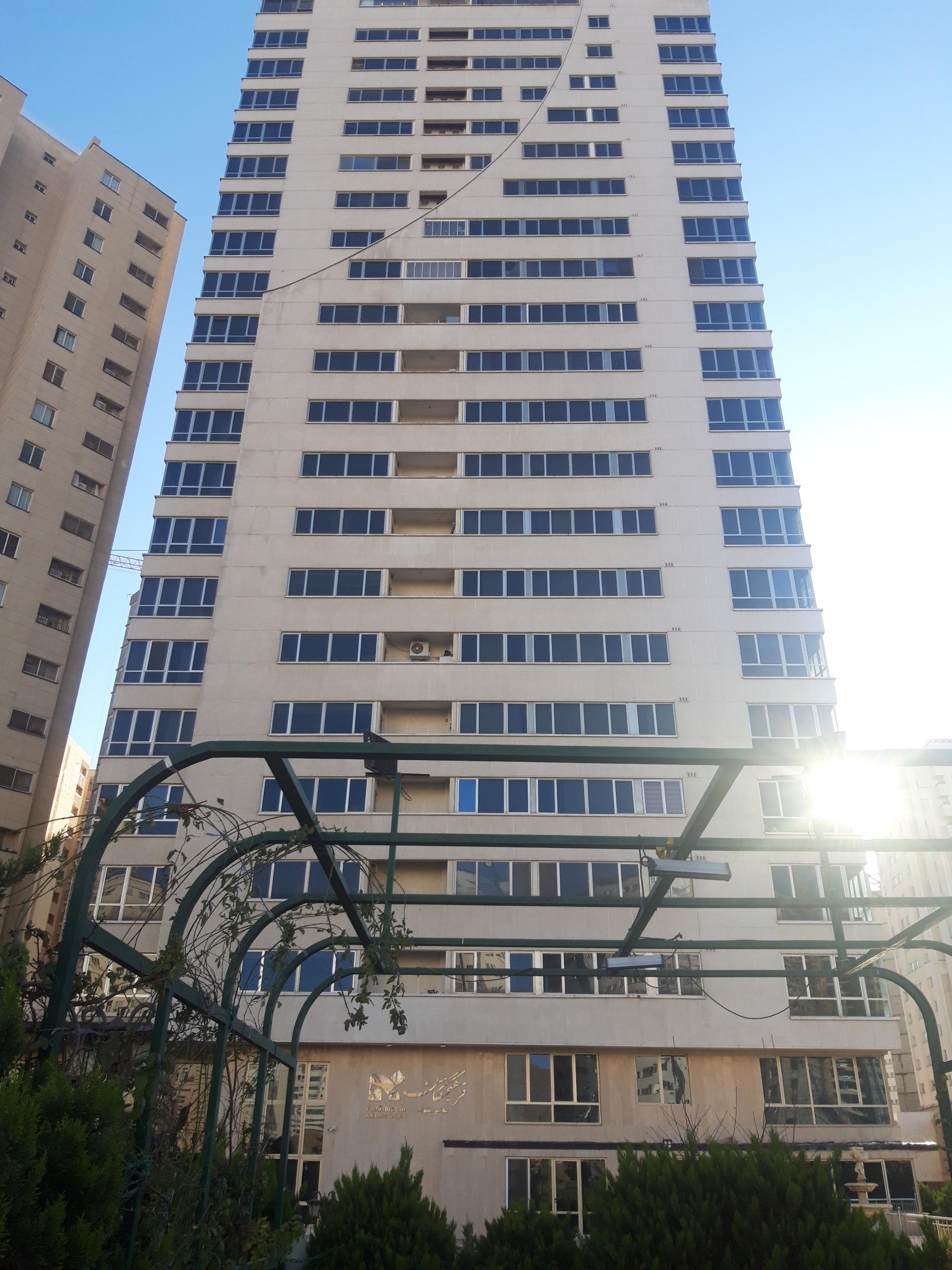 عکس برج فرهیختگان پایتخت