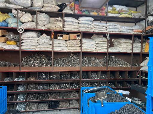 عکس پخش قطعات صندلی جهان بین