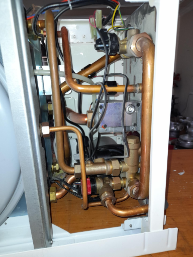 عکس نمایندگی پکیج ایران رادیاتور و بوتان (قابل)