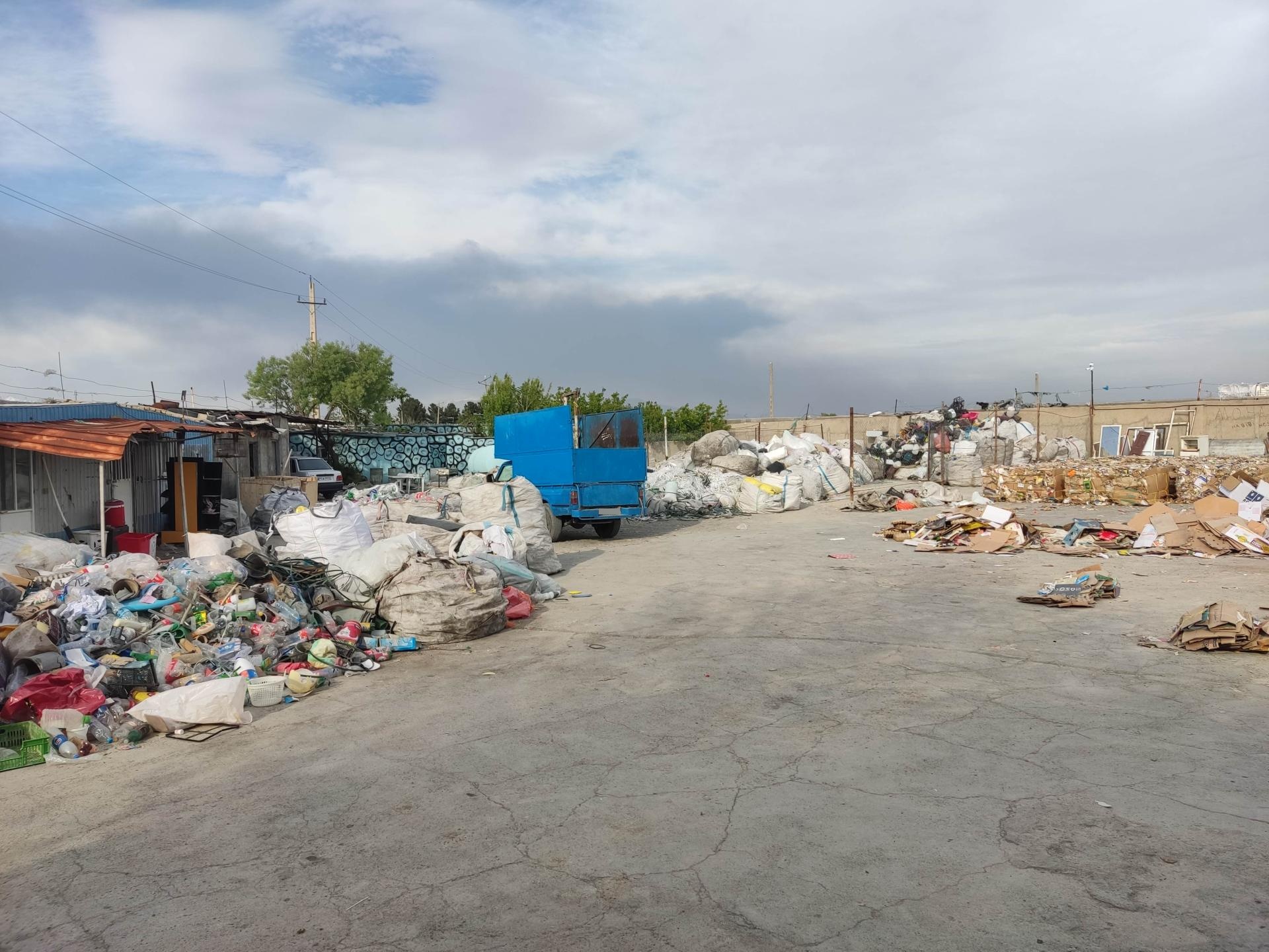 عکس پرس کارتن حبیبی