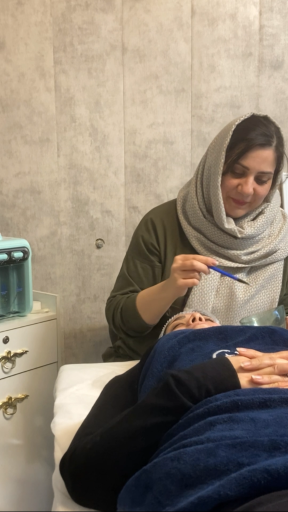 عکس فیشیال و پاکسازی پوست زهره منتظری