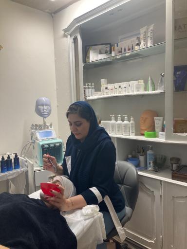 فیشیال و پاکسازی پوست زهره منتظری