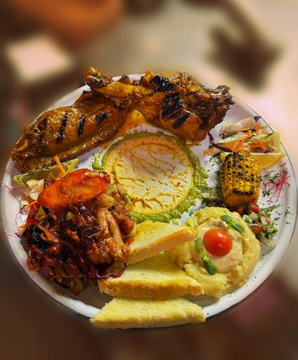 عکس مرتیا رسترو سوشی خونه گرگان