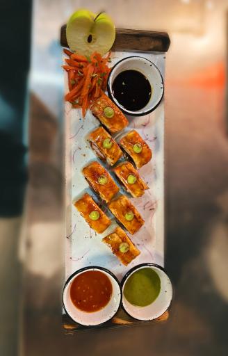 عکس مرتیا رسترو سوشی خونه گرگان