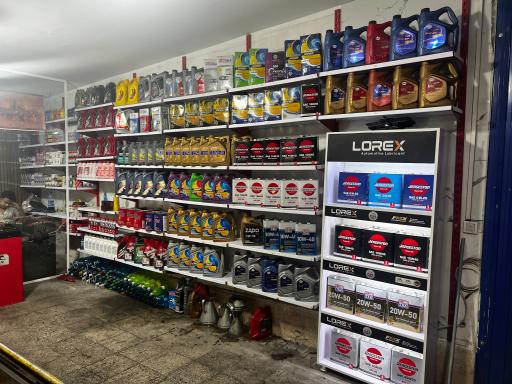 عکس تعویض روغن و پنچری شبانه روزی