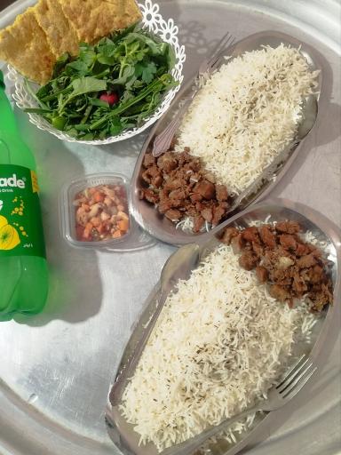 عکس تهیه غذای آشپزخانه فوری