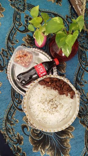 عکس تهیه غذای آشپزخانه فوری