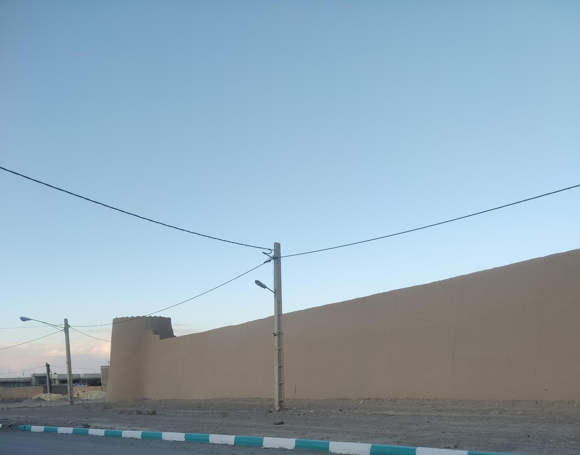 عکس قلعه محمد کریم خان هرات یزد