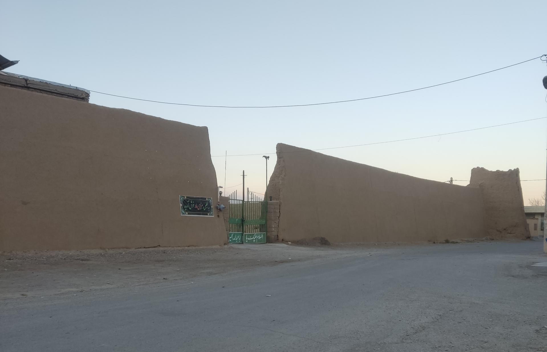 عکس قلعه محمد کریم خان هرات یزد