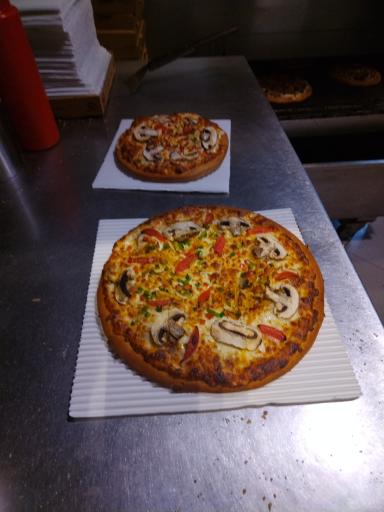 عکس رستوران توسکا