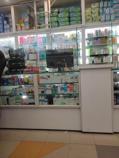 عکس داروخانه شبانه روزی قانون