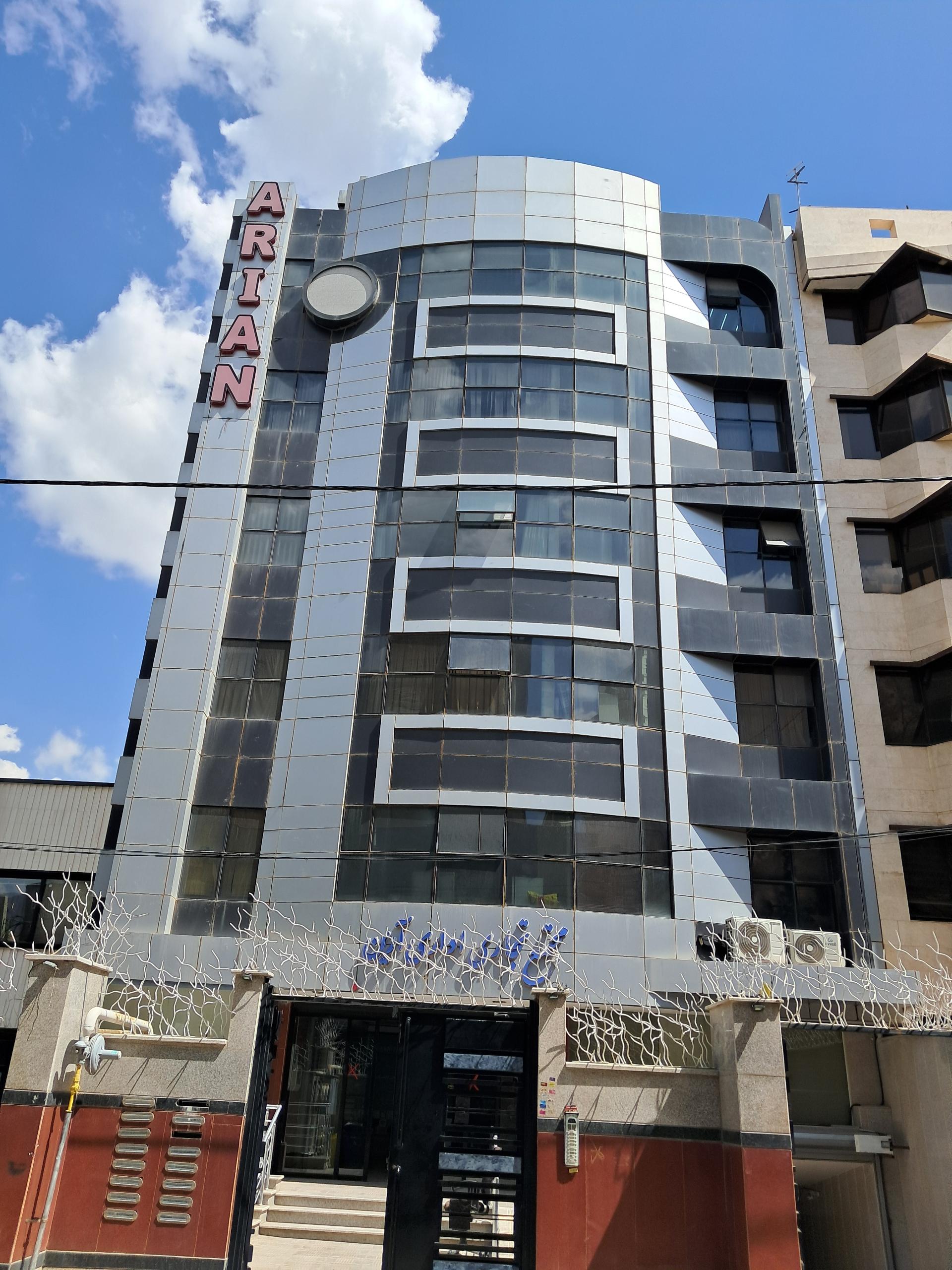 عکس مجتمع تجاری اداری آرین