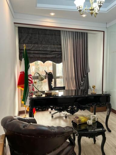 عکس دفتر وکالت حدیث محبی