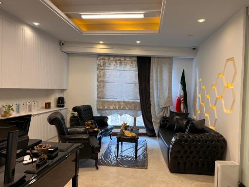 عکس دفتر وکالت حدیث محبی