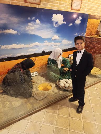 عکس موزه نان کارخانه نان مزرعه