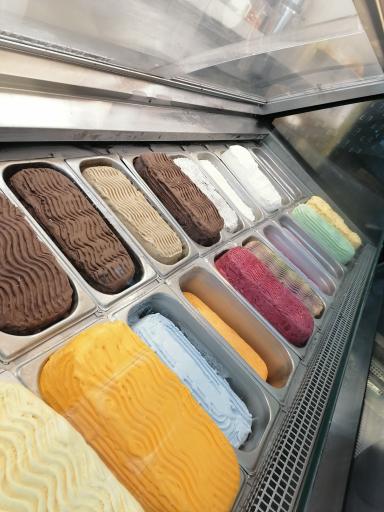 عکس آبمیوه فرامرز