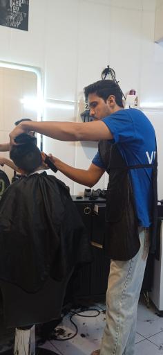 عکس آرایشگاه مردانه علی