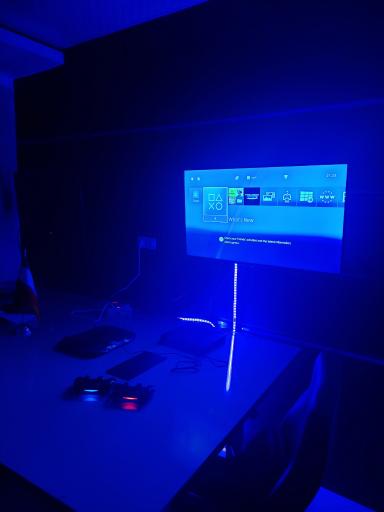 عکس کافی نت و گیم نت بنفش