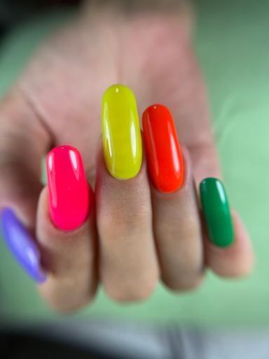 عکس سالن آرایش و زیبایی دریا