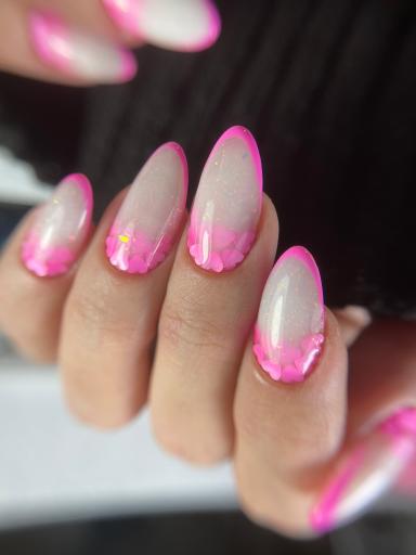 عکس سالن آرایش و زیبایی دریا