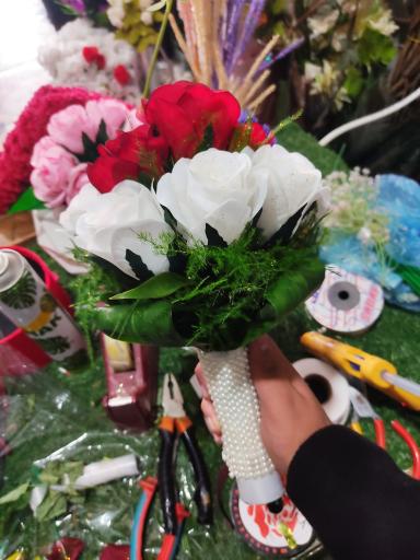 عکس گل فروشی زنبق (  کاشمر  )