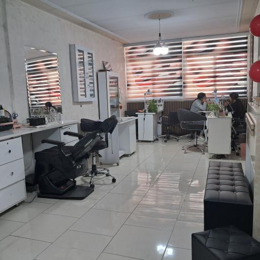 عکس سالن زیبایی رزالین