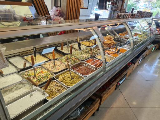 عکس هایپر مارکت شبانه روزی درنا