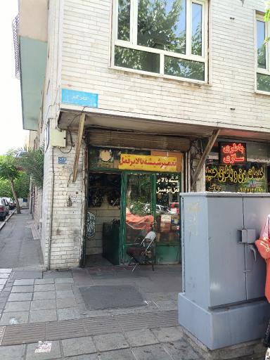 عکس تعمیر شیشه، بالابر و قفل اتومبیل