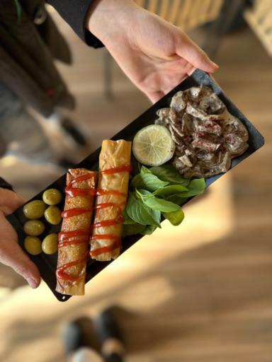 کیک و باقلوای روژین