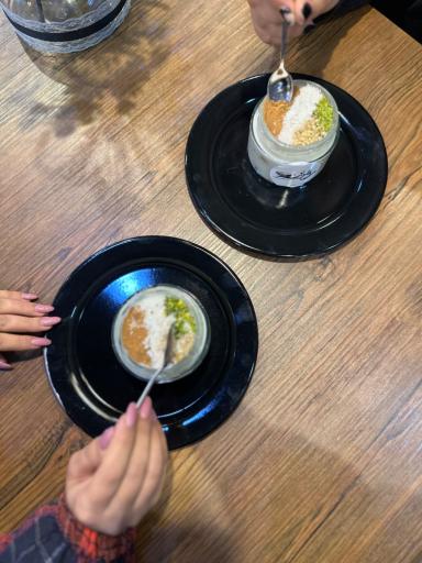 کیک و باقلوای روژین