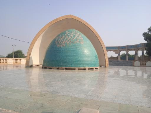 عکس آرامگاه دکتر قیصر امین‌پور