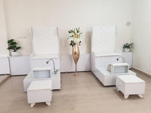 عکس سالن زیبایی لاله