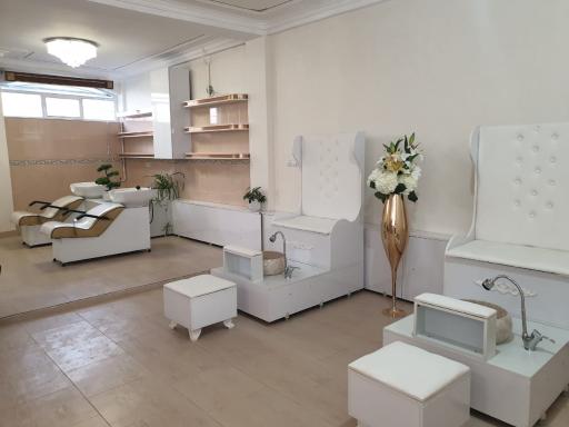 عکس سالن زیبایی لاله