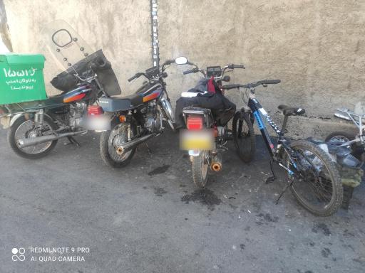 عکس تعمیرگاه موتور سیکلت نگارنده