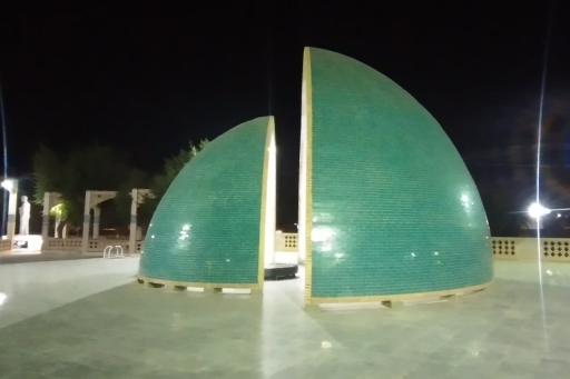 عکس آرامگاه دکتر قیصر امین‌پور