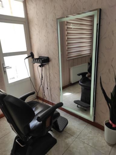 عکس سالن پارادایس