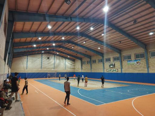 عکس سالن ورزشی شهدای ونداده