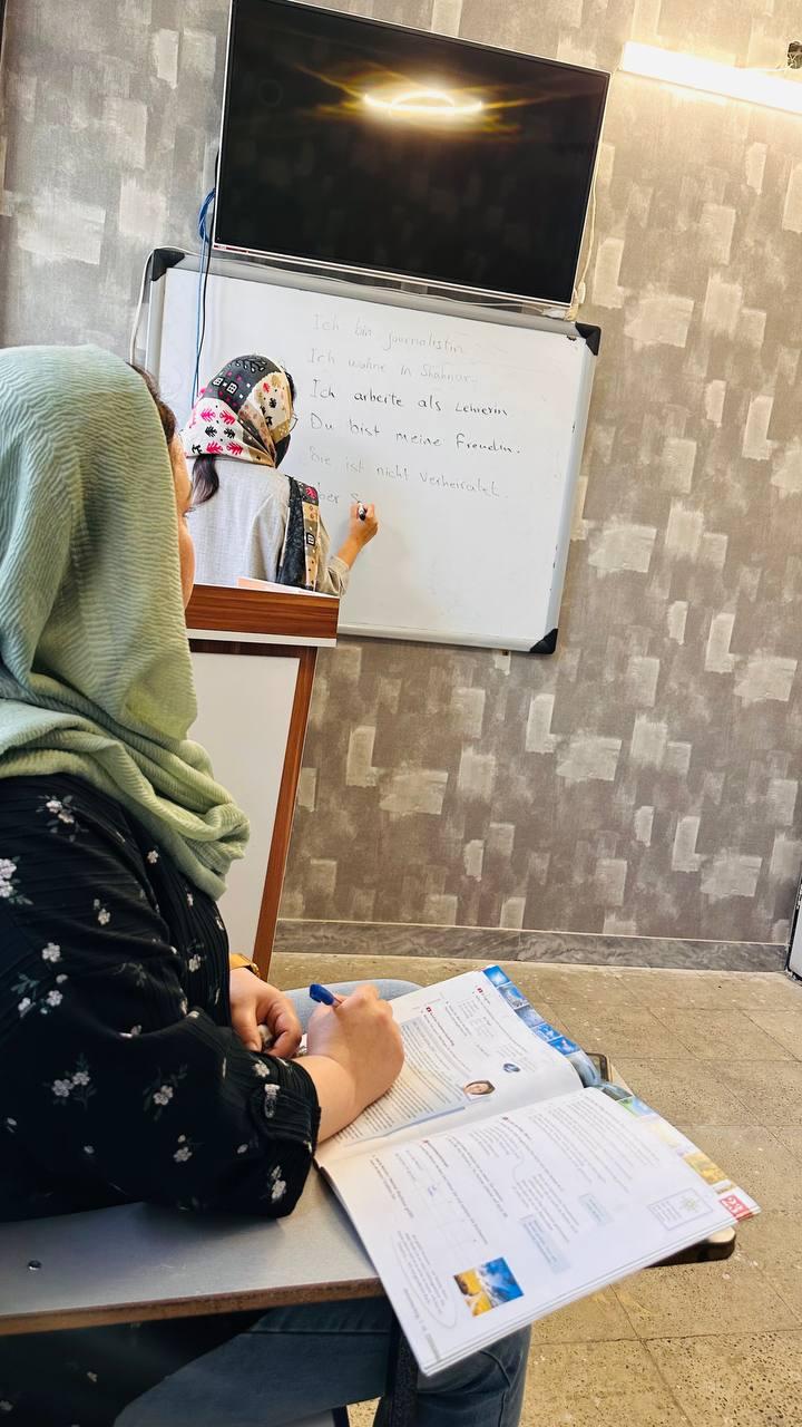 عکس آموزشگاه زبان بِستاک