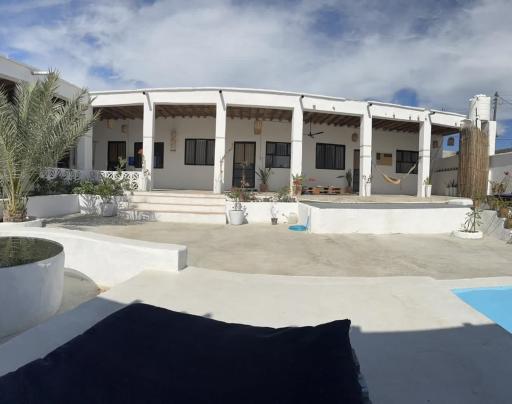 عکس عمارت مون 