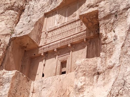 عکس آرامگاه داریوش دوم