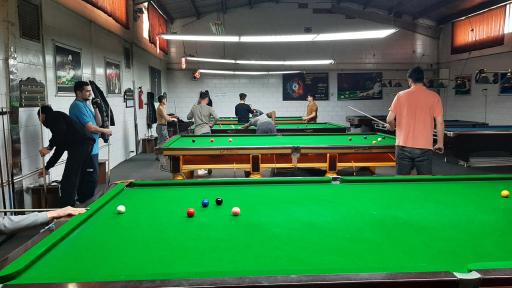 عکس باشگاه بیلیارد