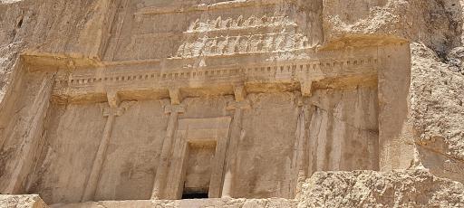 عکس آرامگاه داریوش دوم