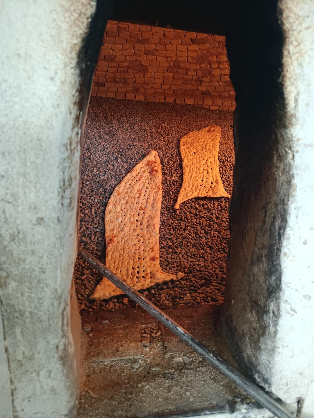 عکس نانوایی سنگک