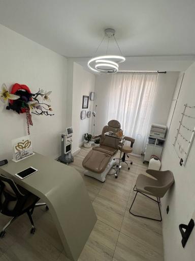 عکس کلینیک زیبایی درمانی لیلیان مطب دکتر کروبی