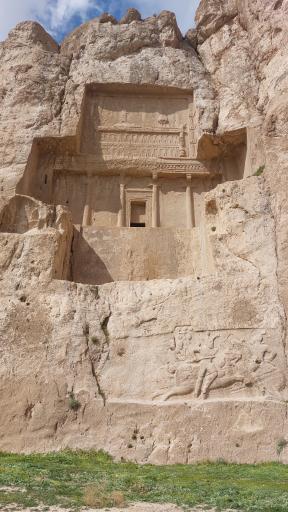 عکس آرامگاه داریوش دوم