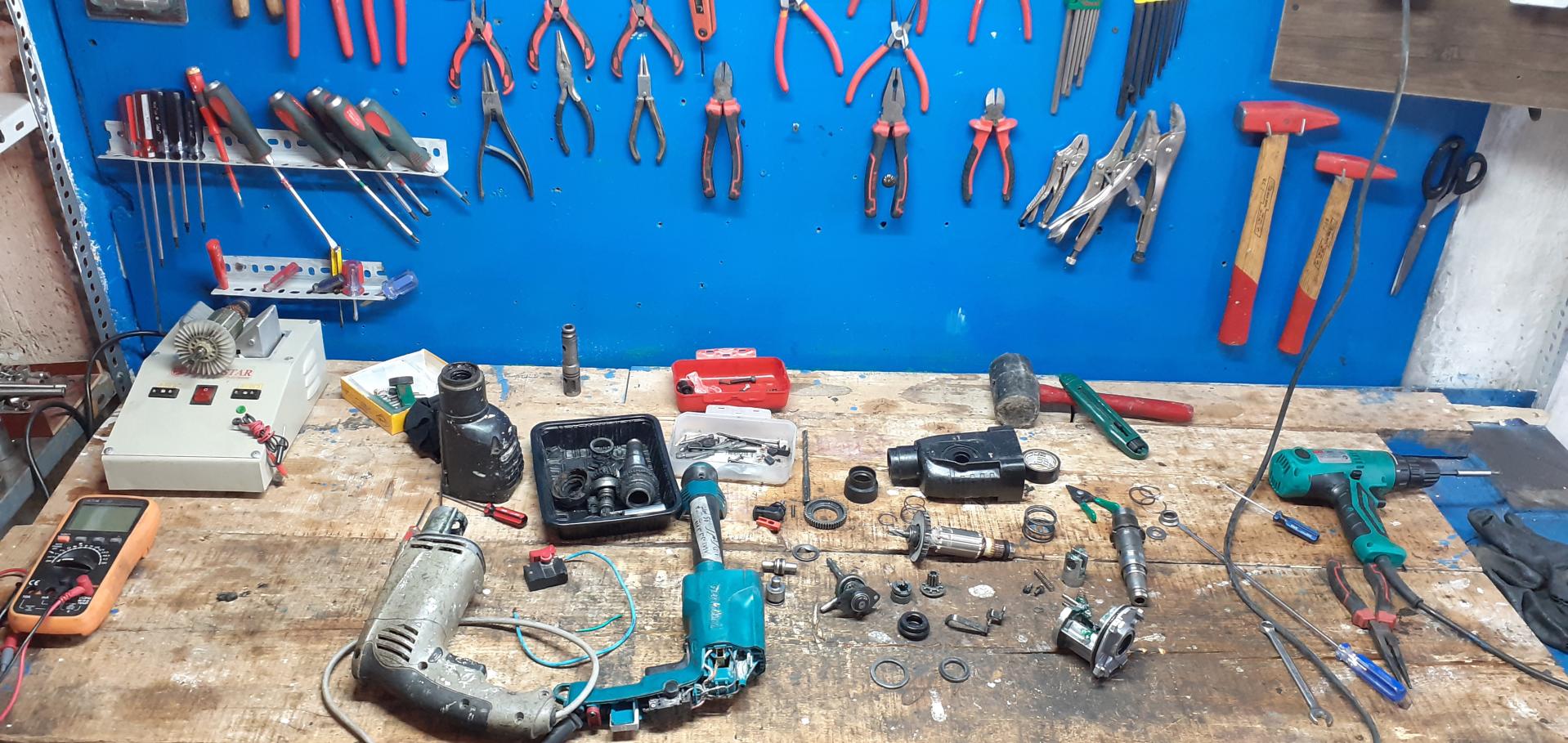 عکس تعمیر ابزار حسام