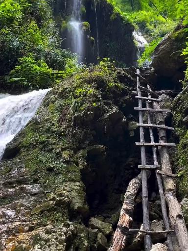 عکس آبشار بهشت باران 
